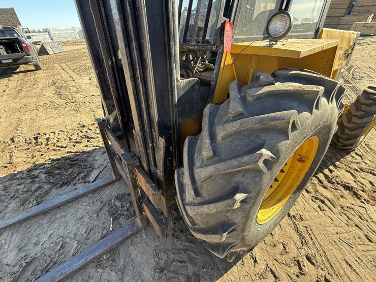 #1975-•-massey-ferguson-14k-forklift-image-24