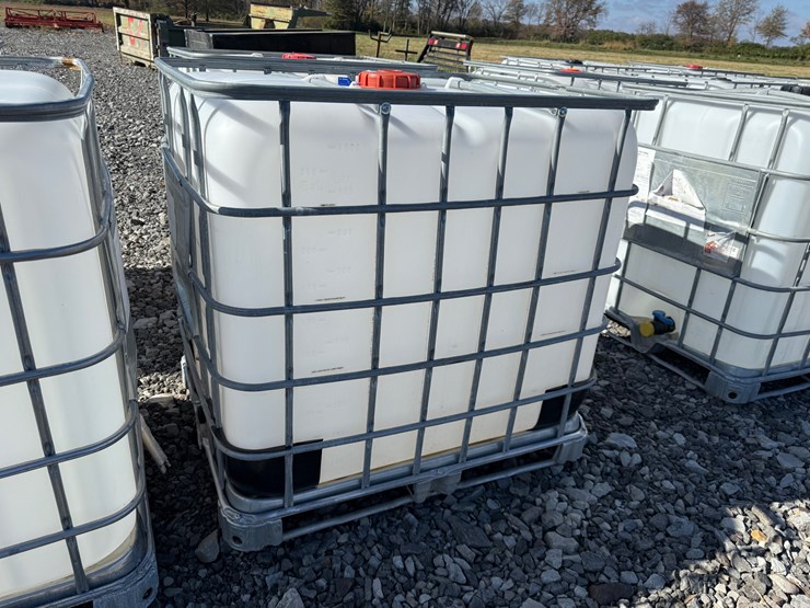 #22631-•-1000-gallon-poly-tank-w/-cage-image-2