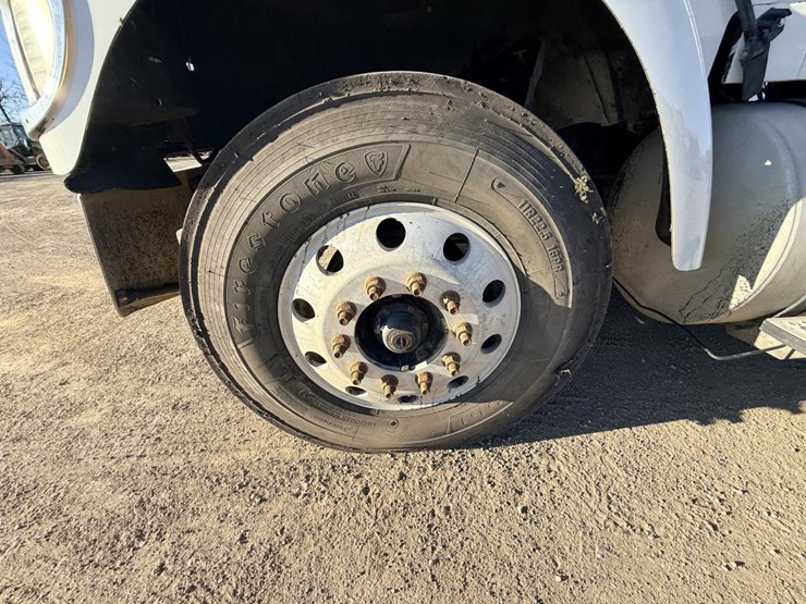 #1965-•-2008-international-eagle-day-cab-truck-tractor-image-53