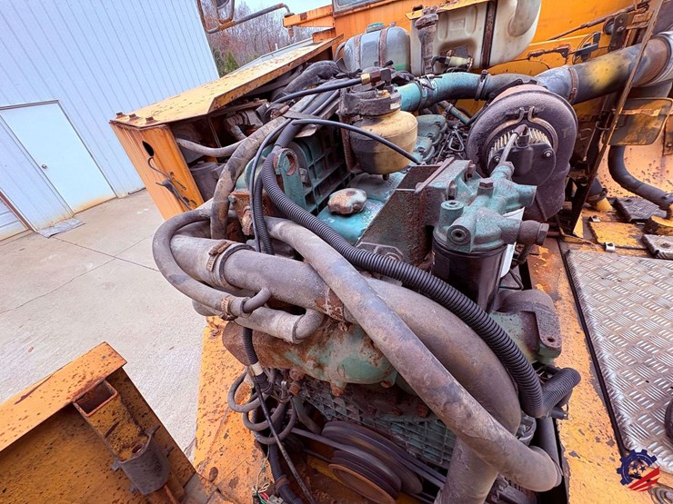 1995-volvo-a30-image-91