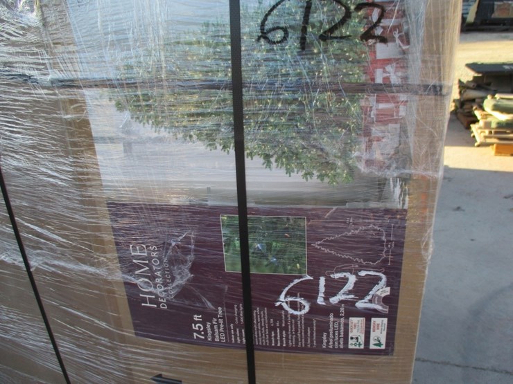 lot-of-7.5'-kingsley-balsam-fir-christmas-trees,-image-4