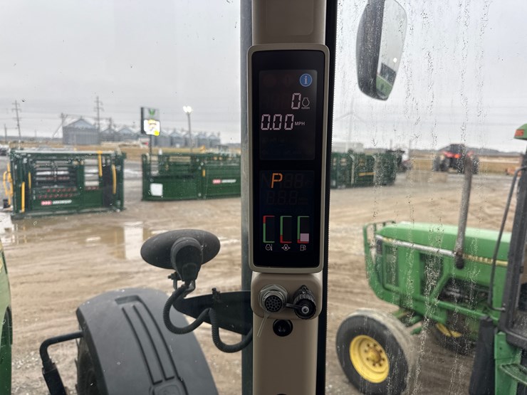 john-deere-8320r-image-44