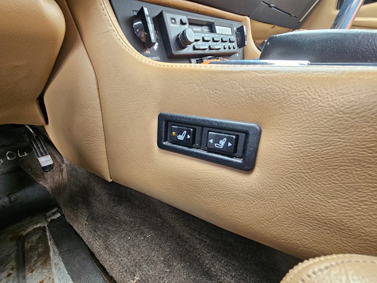 #21242-•-1990-jaguar-xjs-passenger-car-image-40