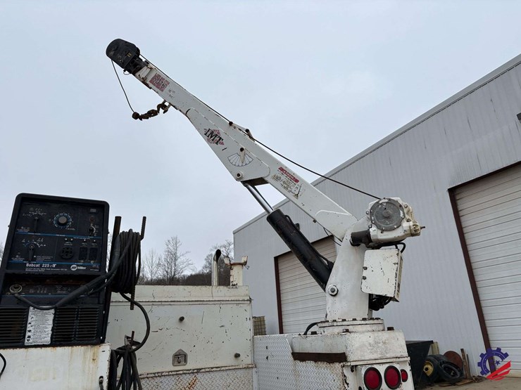 1998-freightliner-fl70-image-91