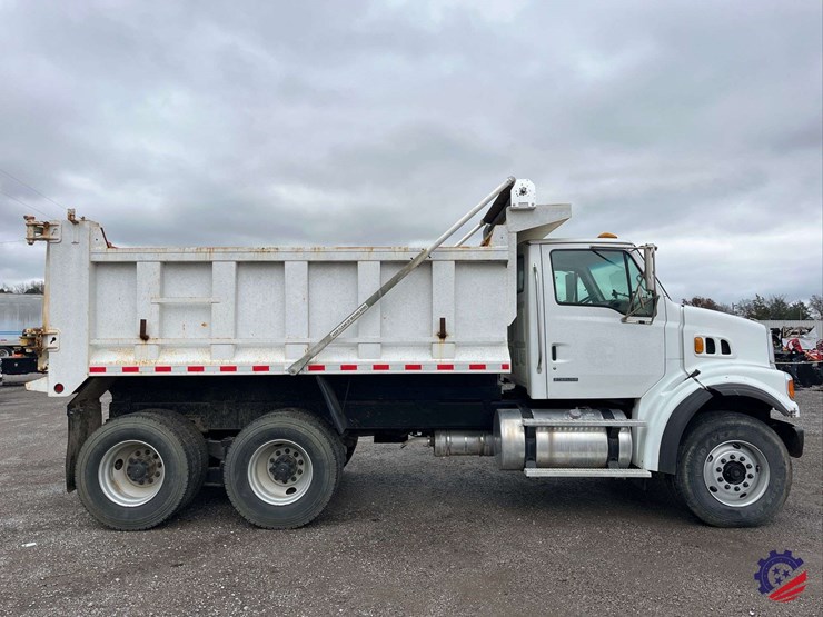 2008-sterling-l7500-image-32