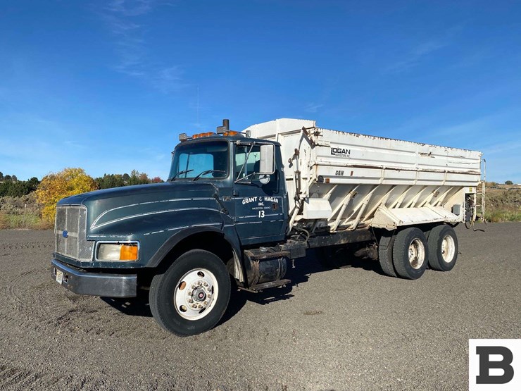 1995-ford-l9000-image-1