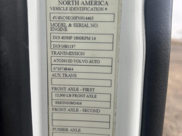 #1676-•-2015-volvo-vnl-day-cab-truck-tractor-image-72