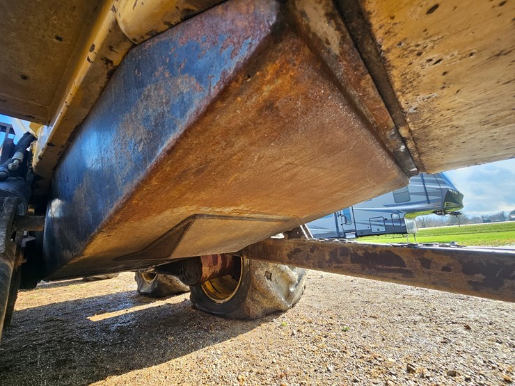 caterpillar-574-image-30