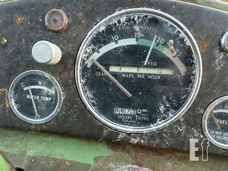 john-deere-4010-image-23