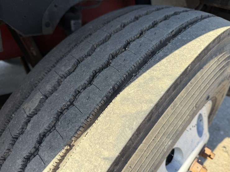 #1952-•-2008-international-eagle-day-cab-truck-tractor-image-81