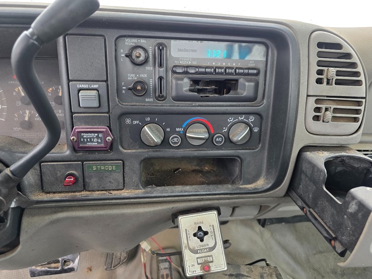 1997-chevrolet-k2500-image-43