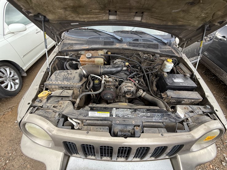 2004-jeep-liberty-image-38