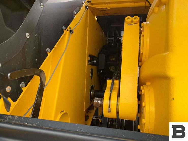 new-holland-340-image-24