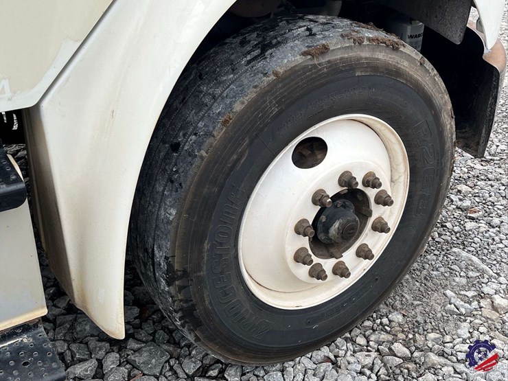 2017-freightliner-m2-s/a-tank-truck-image-10