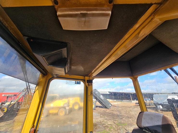 caterpillar-574-image-35