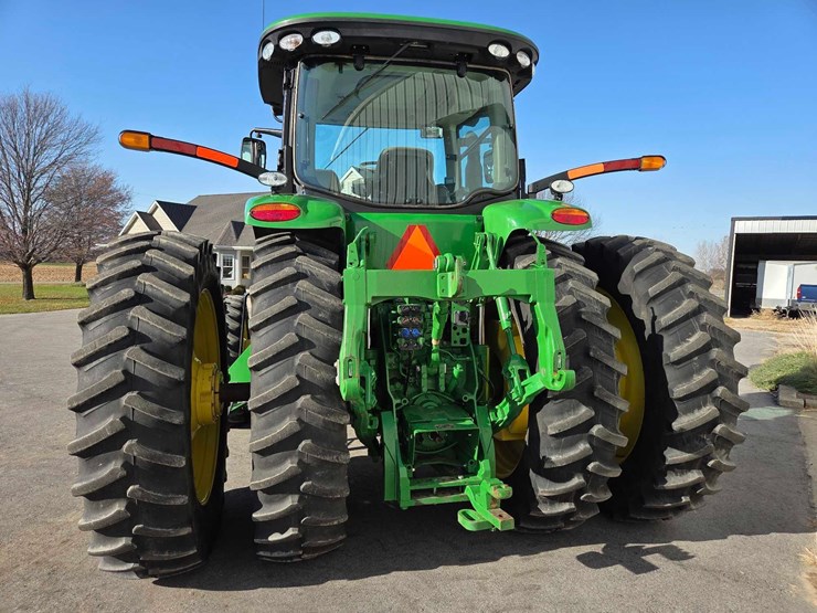 2012-john-deere-8285r-image-31