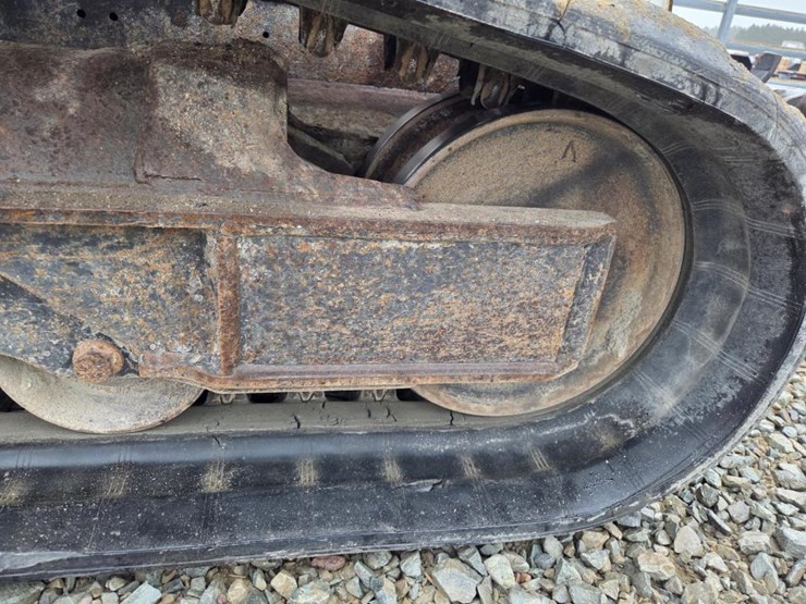 2020-bobcat-t740-image-51