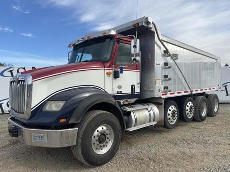 2017-international-hx615-image-1