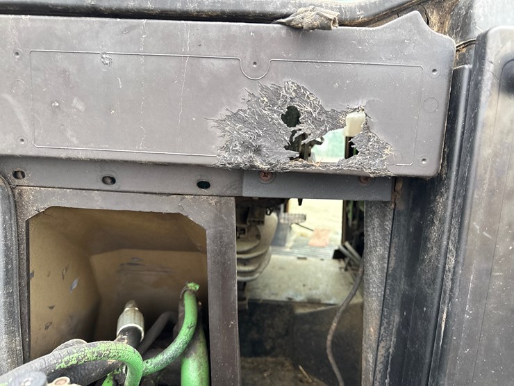 john-deere-6400-image-14