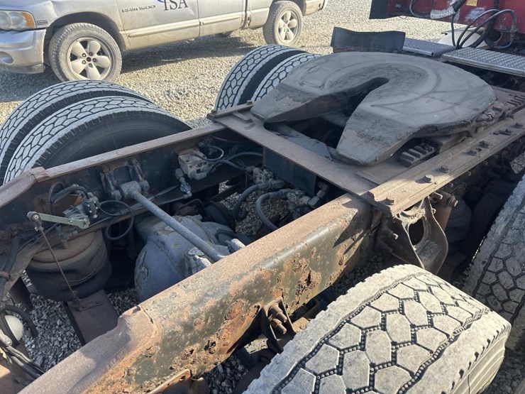 2000-international-9200i-image-19