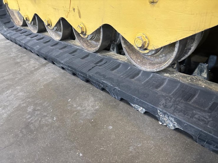 2018-caterpillar-228-image-50