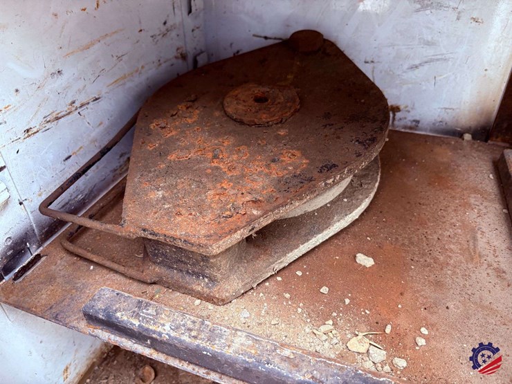 1998-freightliner-fl70-image-50