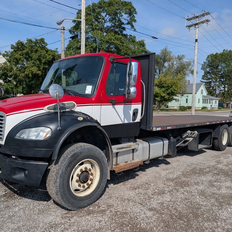 2015 FREIGHTLINER M2 106