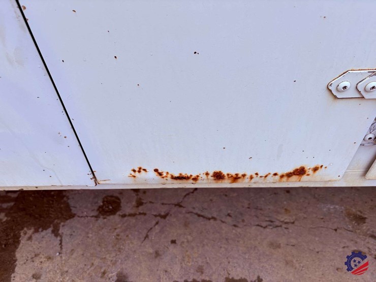 1998-freightliner-fl70-image-23