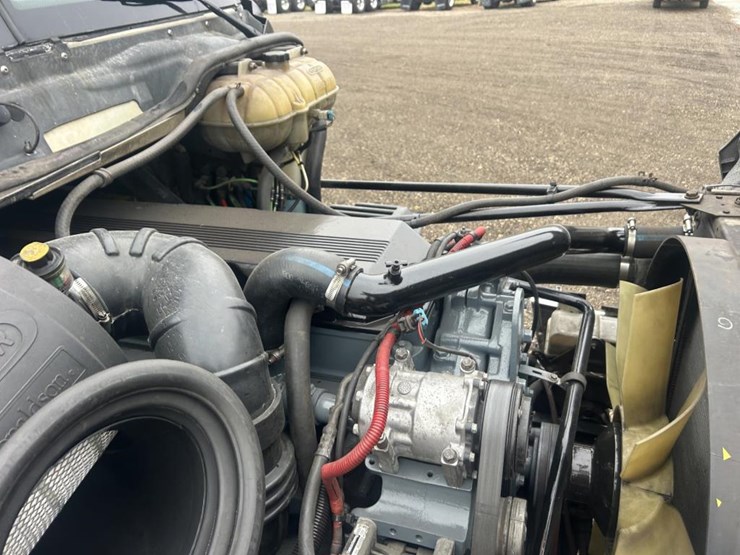 #1675-•-2016-freightliner-harrison-glider-kit-day-cab-truc-image-64