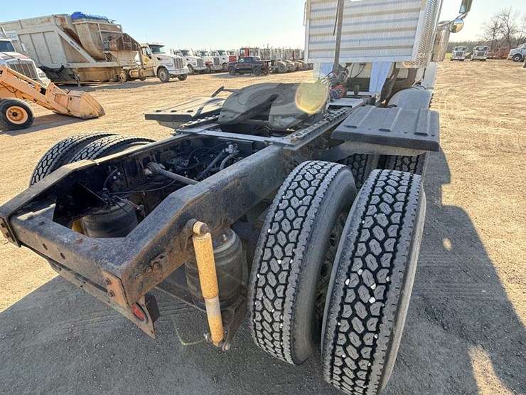 #1972-•-2008-international-eagle-day-cab-truck-tractor-image-19