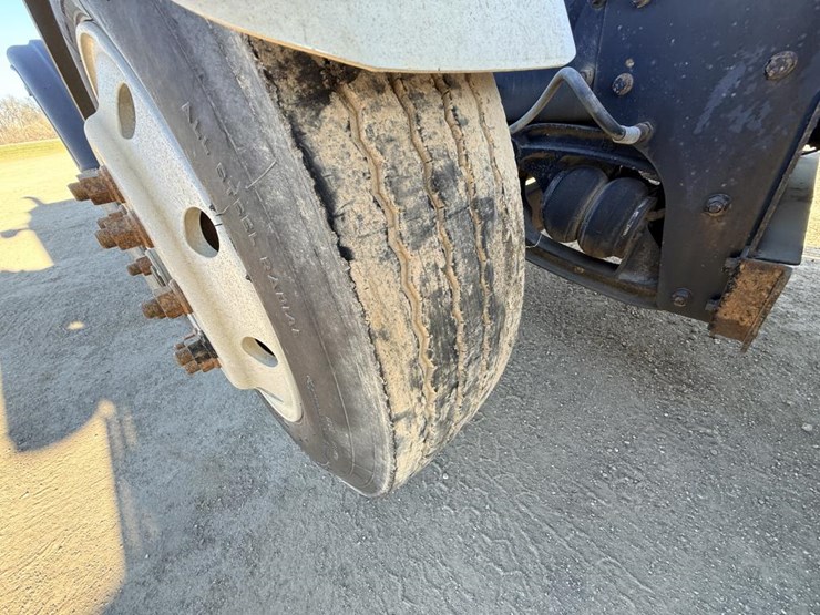 #1965-•-2008-international-eagle-day-cab-truck-tractor-image-66