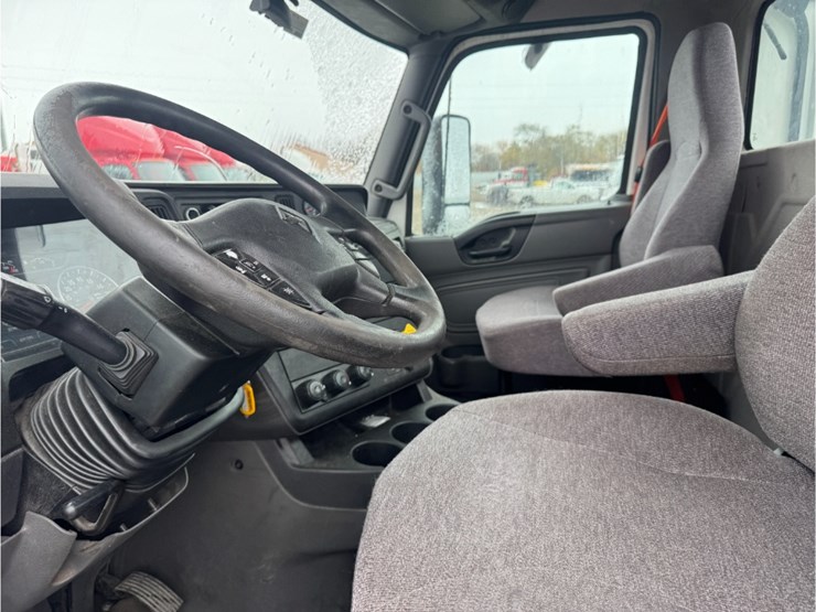 2019-international-lt-image-11