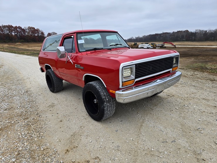 1986-dodge-ram-charger-image-36
