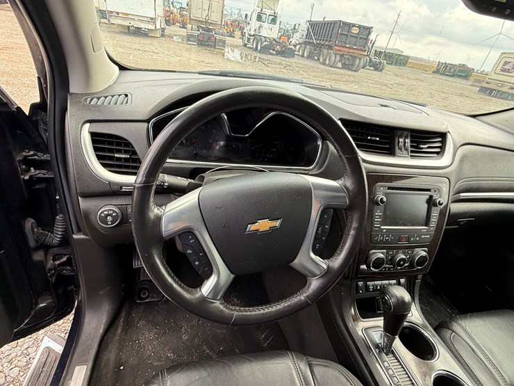 2015-chevrolet-traverse-image-29