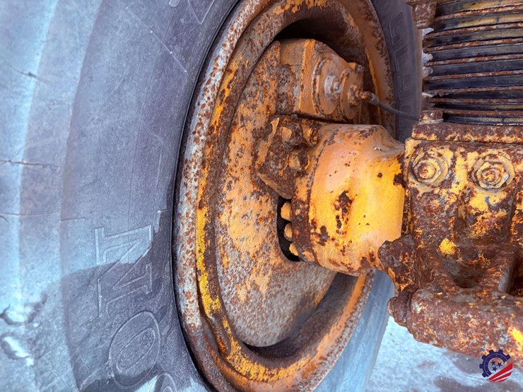 1995-volvo-a30-image-37