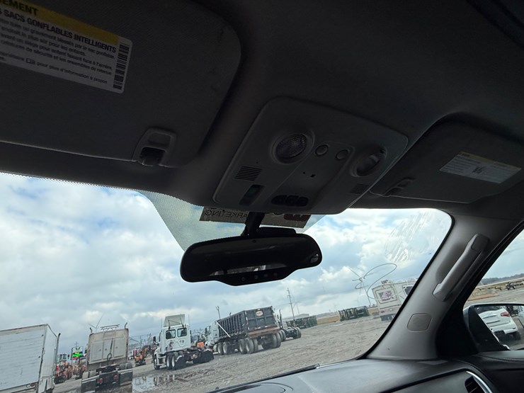 2015-chevrolet-traverse-image-31