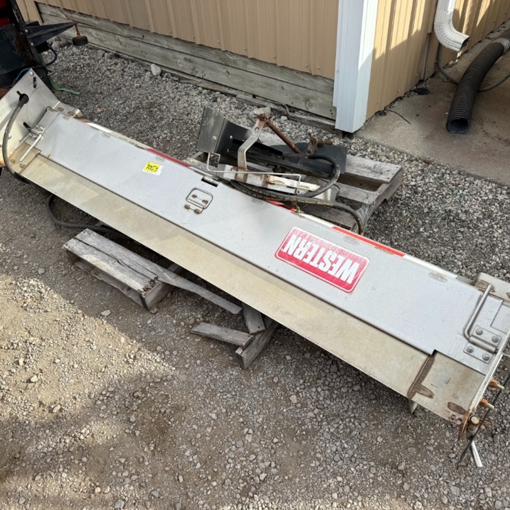 Western UTS-696 Tailgate Spreader