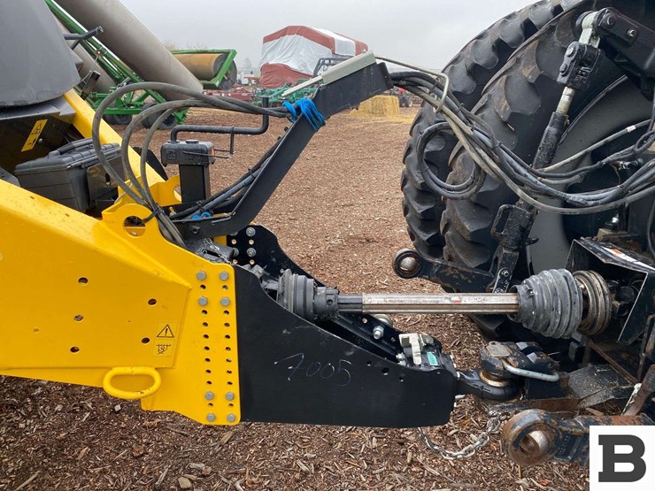 new-holland-340-image-8