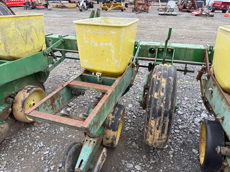 12-john-deere-12-image-22