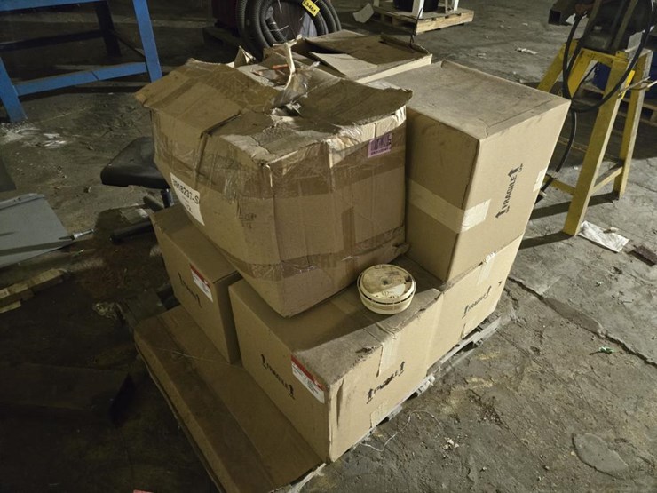 #3459-•-(6)-fleetguard-ap8406-8"-precleaners-and-more-image-3