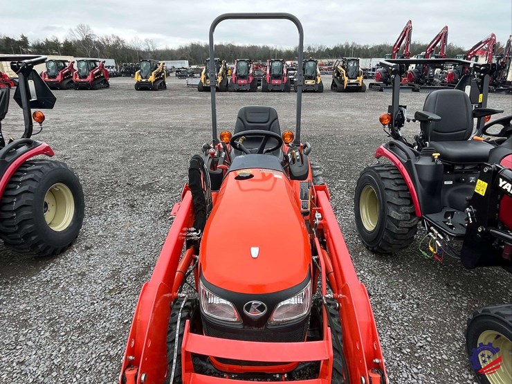 kubota-b2401d-farm-tractor-image-9
