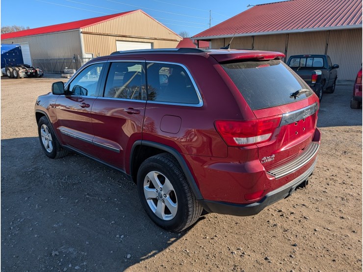 2013-jeep-grand-cherokee-image-8