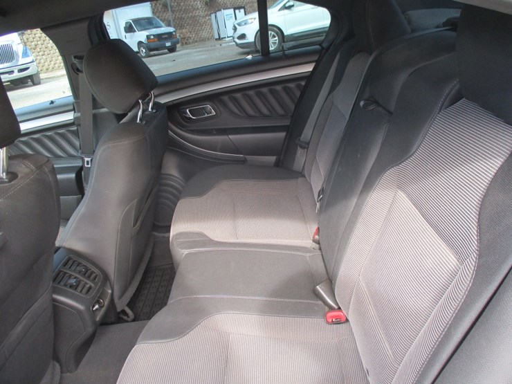 2019-ford-taurus-sel-sedan,-image-8