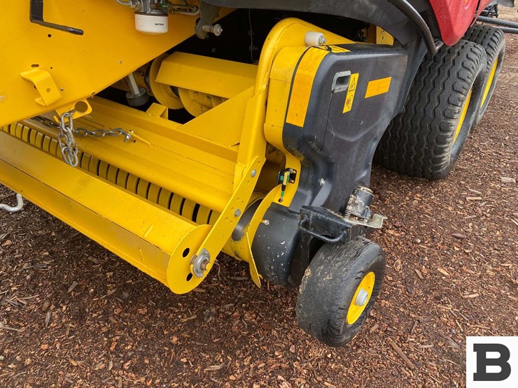 new-holland-340-image-14