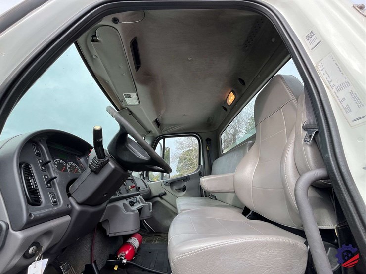 2017-freightliner-m2-s/a-tank-truck-image-68