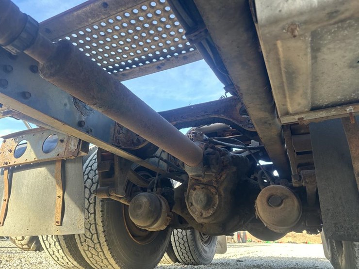 2000-international-9200i-image-51