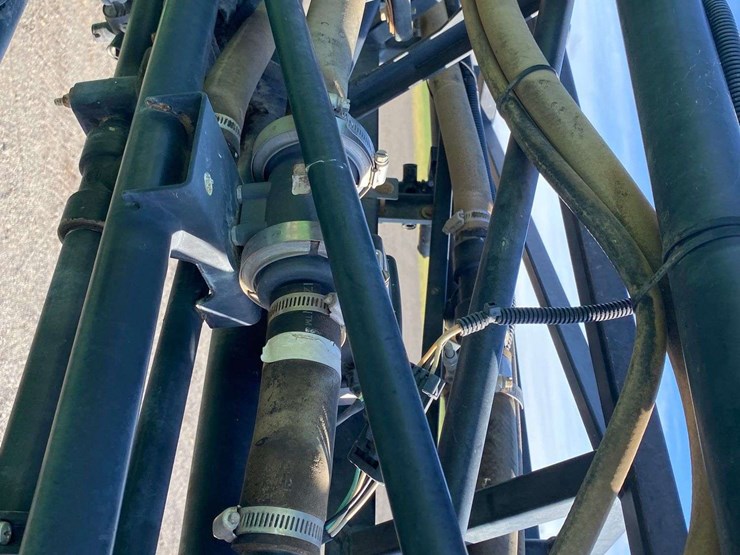 2013-john-deere-4830-image-52