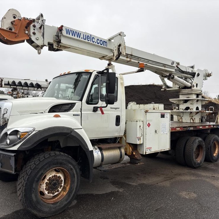 2002 INTERNATIONAL 7400