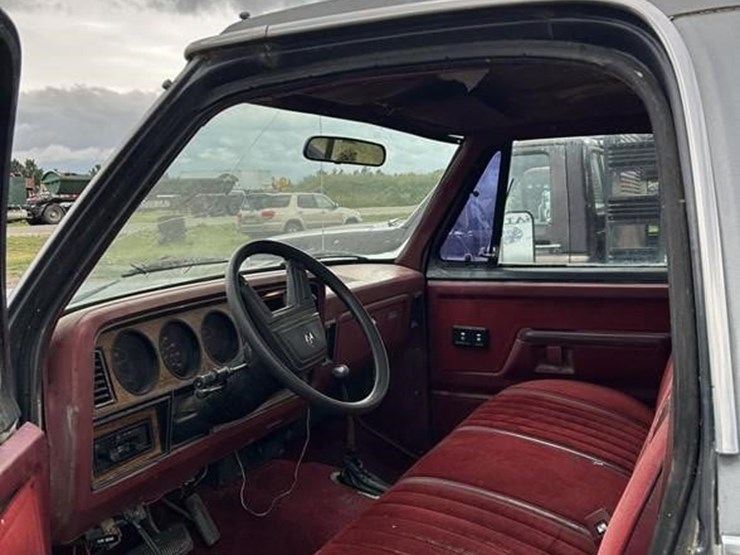 1987-dodge-150-image-14