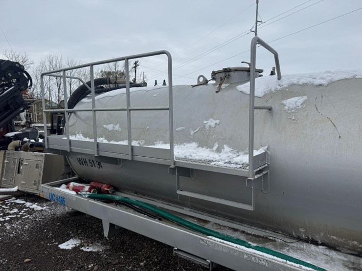 2012-90-bbl-tanker-take-off-w/-pumps-image-7